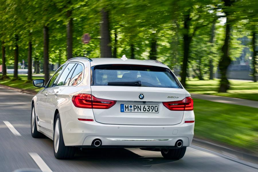  BMW 520d Touring Luxury Line 2017 года  (WW) (фото 24 из 40)
